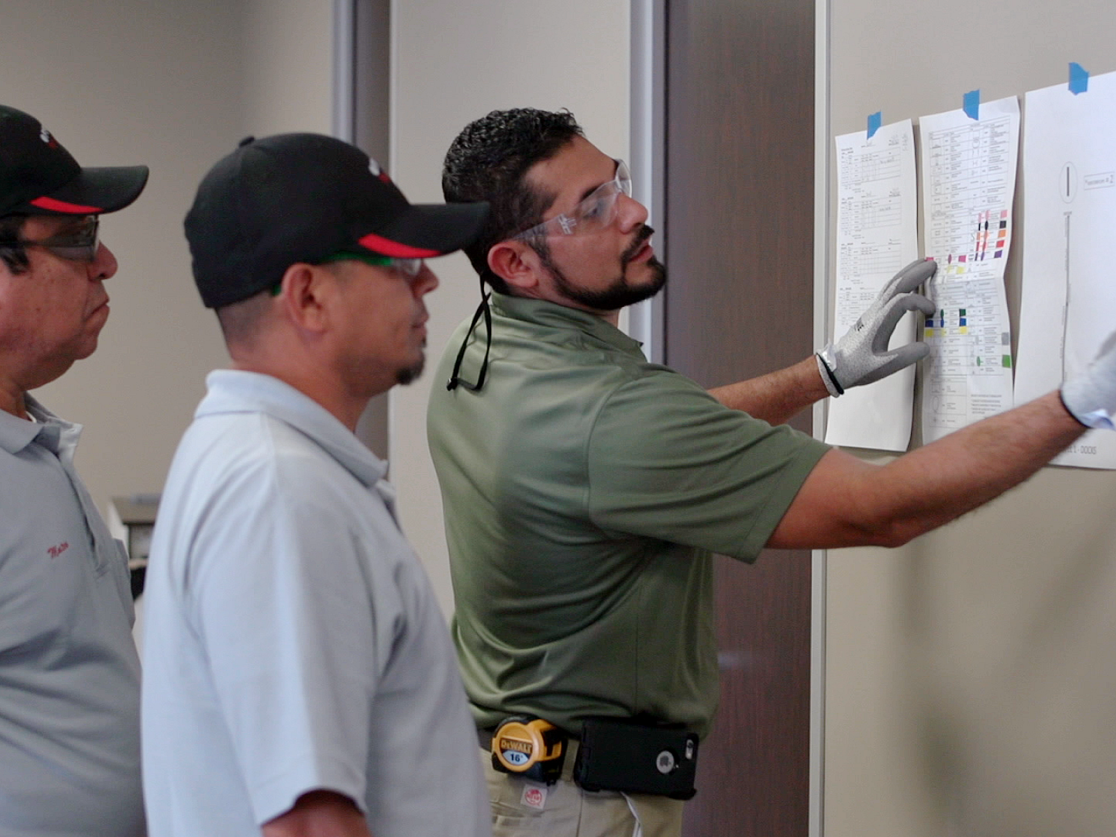 Daniel-at-hour-by-hour-charts-with-guys